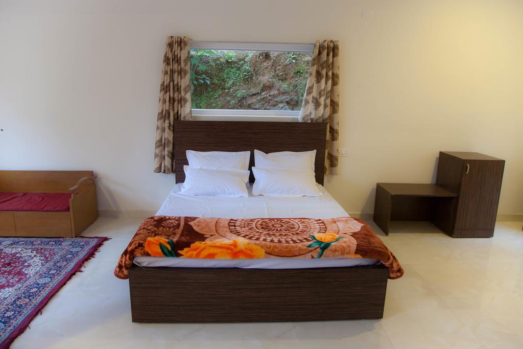 Petra Family Guest House Vālpārai Quarto foto